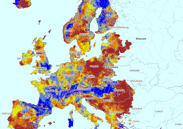 EDgE – End-to-end Demonstrator for improved decision making in the water sector in Europe